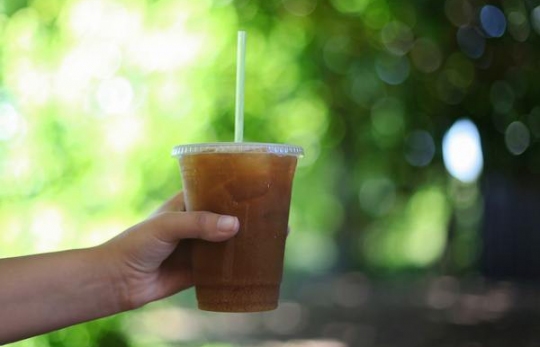 7 LÝ DO BẠN KHÔNG NÊN SỬ DỤNG ĐỒ NHỰA ĐỂ ĐỰNG THỰC PHẨM