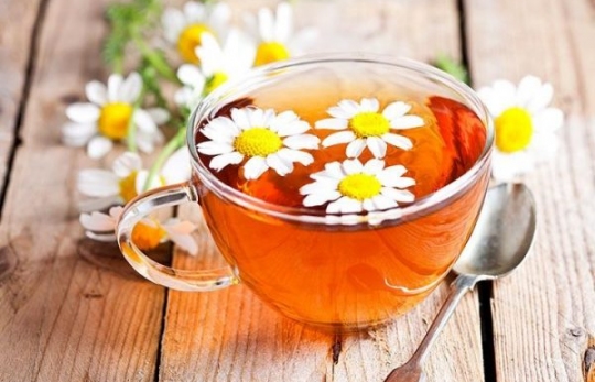CÂU CHUYỆN SỨC KHỎE ẨN SAU TÁCH TRÀ HOA CÚC